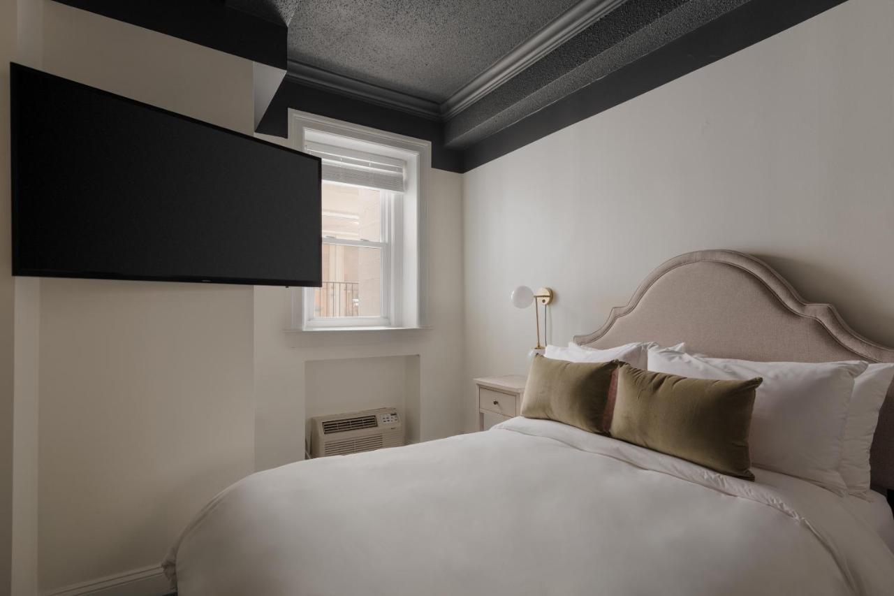 Dupont Circle Embassy Inn By Found Washington Exterior photo